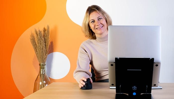 happy ergonomic working with ergonomic mouse